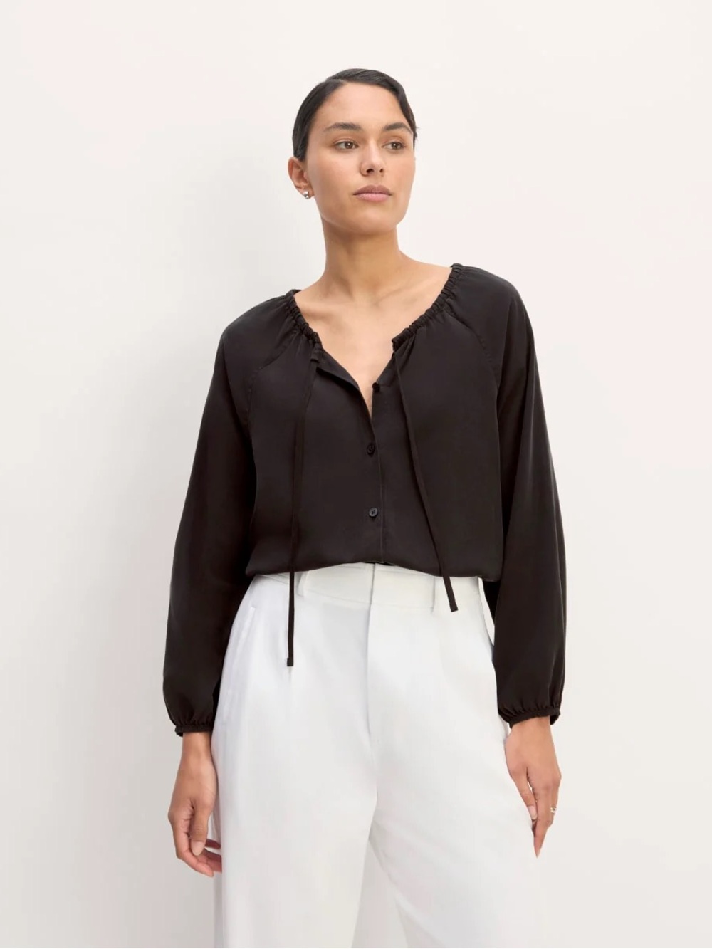 New with tags Everlane black top,
Size small
